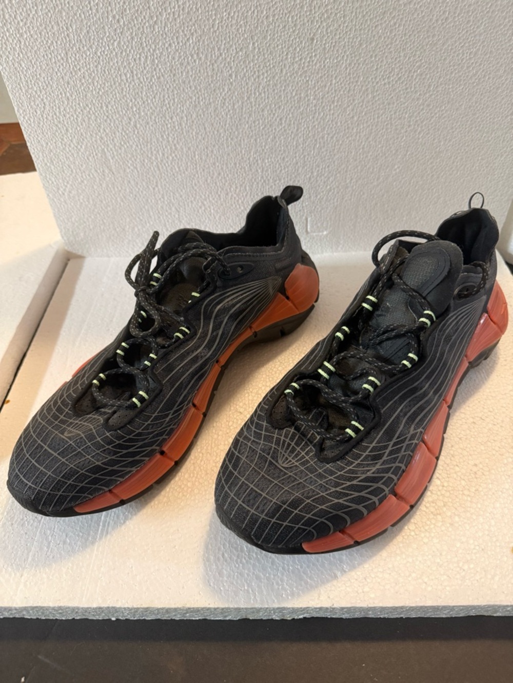 Reebok Zigs Men's Black and Red BRAND NEW RARE HTF